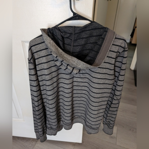 CHOR Men's Gray Striped Sweater - Picture 2 of 2